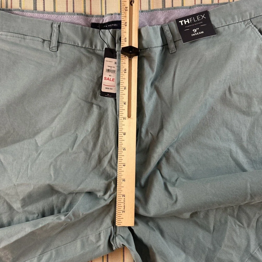 Tommy Hilfiger Shorts Mens ACTUAL 42x9 Aqua Green NEW Chino Flat Front #7765
